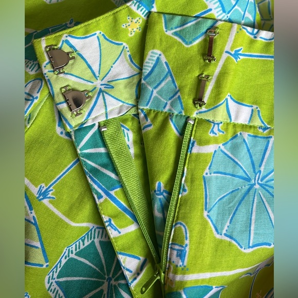 LILLY PULITZER Green Beach Umbrella Shorts EUC - Picture 3 of 7